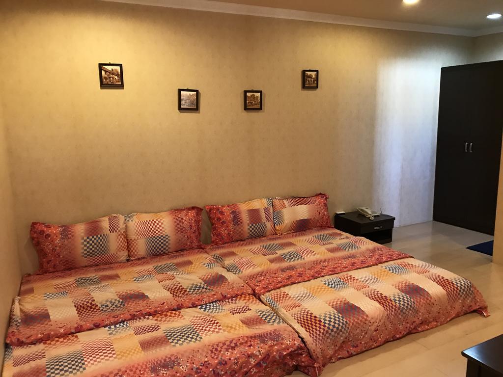 Hefeng Ting Homestay Heng-ch'un Exterior foto